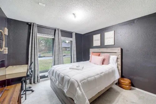 Tulsa Area Home w/ Fenced Yard: Pets Welcome! - Homestays