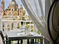 Alight Sauna and SPA Penthouse Hotels in Ghajnsielem