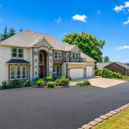 Huge Luxury Home with huge Deck near Powell Butte Park