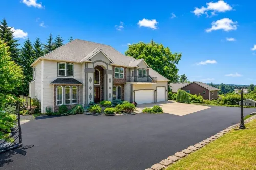 Huge Luxury Home with huge Deck near Powell Butte Park - Jacuzzi