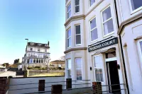 Phoenix Court Hotel - parking