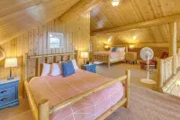 Waterfront Escape on Caribou Lake: Dock + Fire Pit - Parkering
