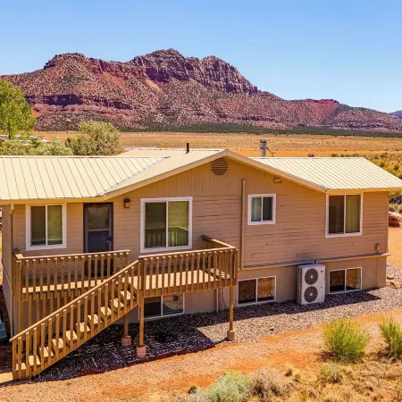 Stunning Utah Home ~ 30 Mi to Zion Nat'l Park