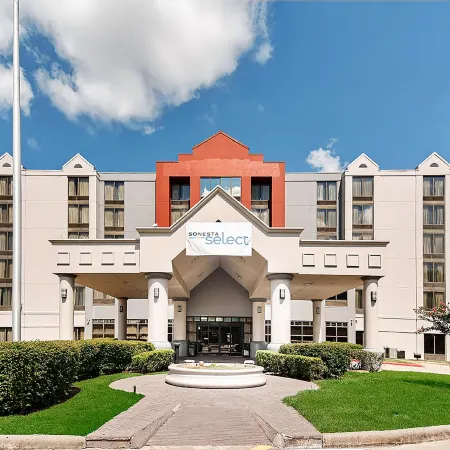 The IAH Houston Hotel Отели рядом с достопримечательностью «Торговый центр Greenspoint»