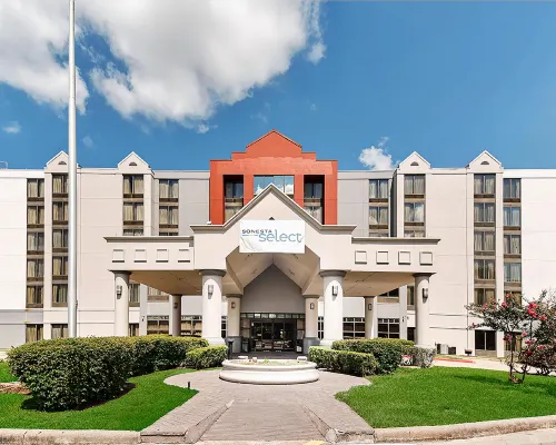 The IAH Houston Hotel โรงแรมใกล้ห้างสรรพสินค้า Greenspoint Mall
