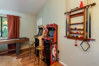 Cowboy Cove Pool - Hot Tub - Arcade - Games - Homestays