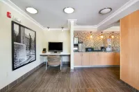Days Inn & Suites by Wyndham Indianapolis Airport East - 2-stjärniga