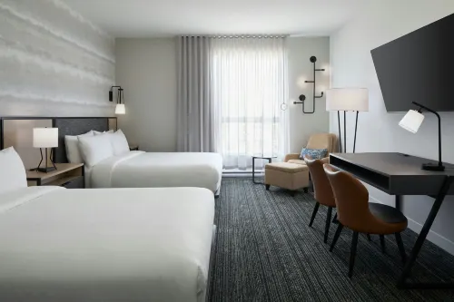 TownePlace Suites by Marriott Montreal Airport - piscine