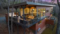 Mtn Views Sleeps 8 Hot Tub Game Room Fireplace - 4-Star