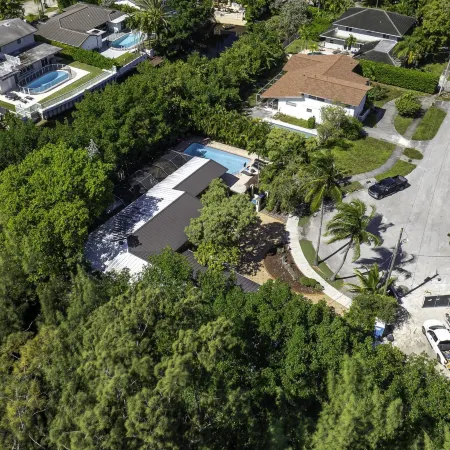 Aventura Lakefront