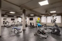 Royal Hotel West Edmonton, Trademark Collection by Wyndham - Phòng Gym