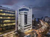 Mercure Bucharest Unirii Отели рядом с достопримечательностью «Торговый центр Bucharest Mall»