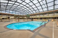 Best Western Plus Dubuque Hotel  Conference Center - Family