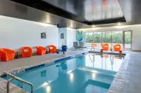 Aloft Florence - Pools