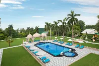 Tajview Agra-Ihcl SeleQtions - Pools