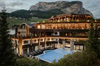 Hotel Granbaita Dolomites - Pools