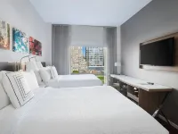 Fairfield Inn & Suites by Marriott New York Manhattan/Central Park Hotels near Columbus Circle