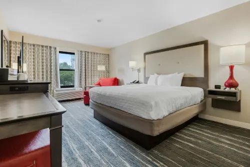 Hampton Inn & Suites Memphis-Galleria - parking
