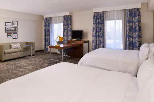 Hampton Inn & Suites Wilmington - parking