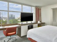 Hampton Inn and Suites Atlanta Midtown Hotels near وسط المدينة أتلانتا