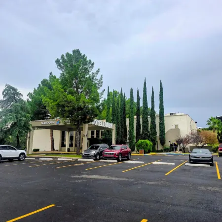 Mariposa Hotel