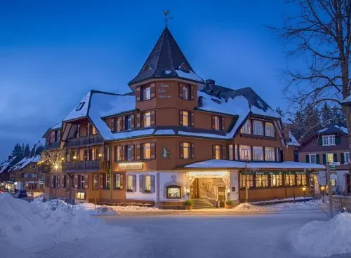 Hotel Schwarzwaldhof - parking