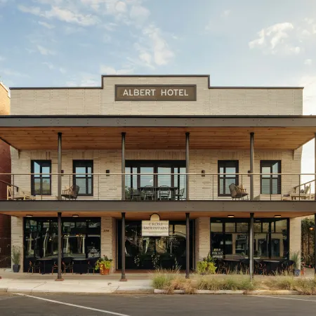Albert Hotel