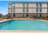 Motel 6 Rosenberg, TX - Pools
