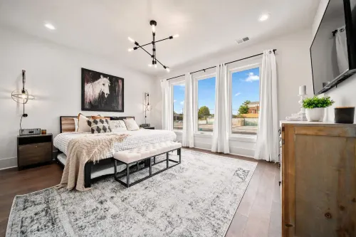 Walk to Hattie B s - East Nashville Sleeps 12 - Homestays