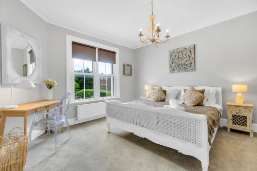 Poets Apartment with Free Parking | By My Getaways - vasca da bagno