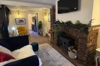 Winsford Woodford Cottage - Sleeps 6 - Pets Ok - 2-Star