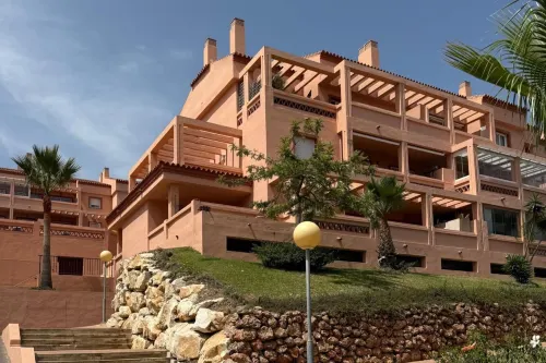 Apartment Sleeps 8 With Pool and Parking - 2-Star
