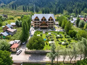 Heevan Villa's Sonamarg - River Front Luxury Retreat