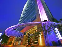 Sofitel Montréal Golden Mile Hotels near Outremont