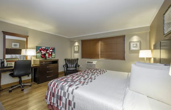 赫基默紅頂套房酒店