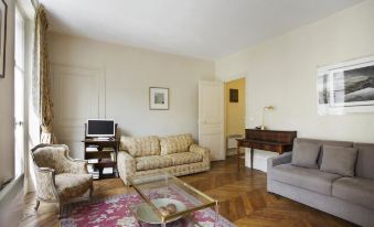 Quai d'Orsay Apartment