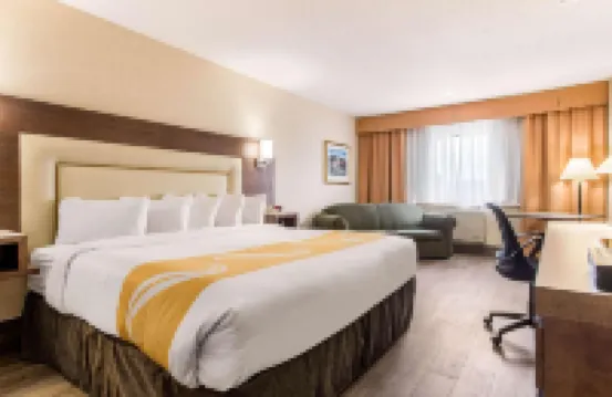 Quality Inn & Suites Hotel di 