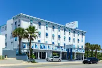 Chateau Mar Beach Resort Newly Renovated - parking