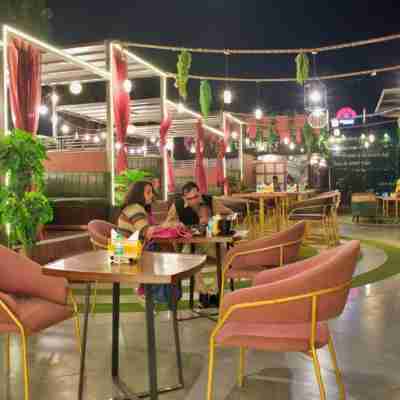 Heera Courtyard Dining/Meeting Rooms