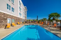 La Quinta Inn & Suites by Wyndham Forsyth - piscina