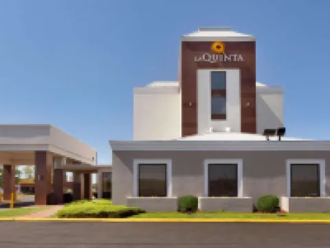 La Quinta Inn & Suites by Wyndham Dothan Hotels in Dothan