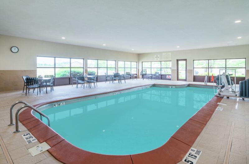 hotels in corydon indiana with indoor pool