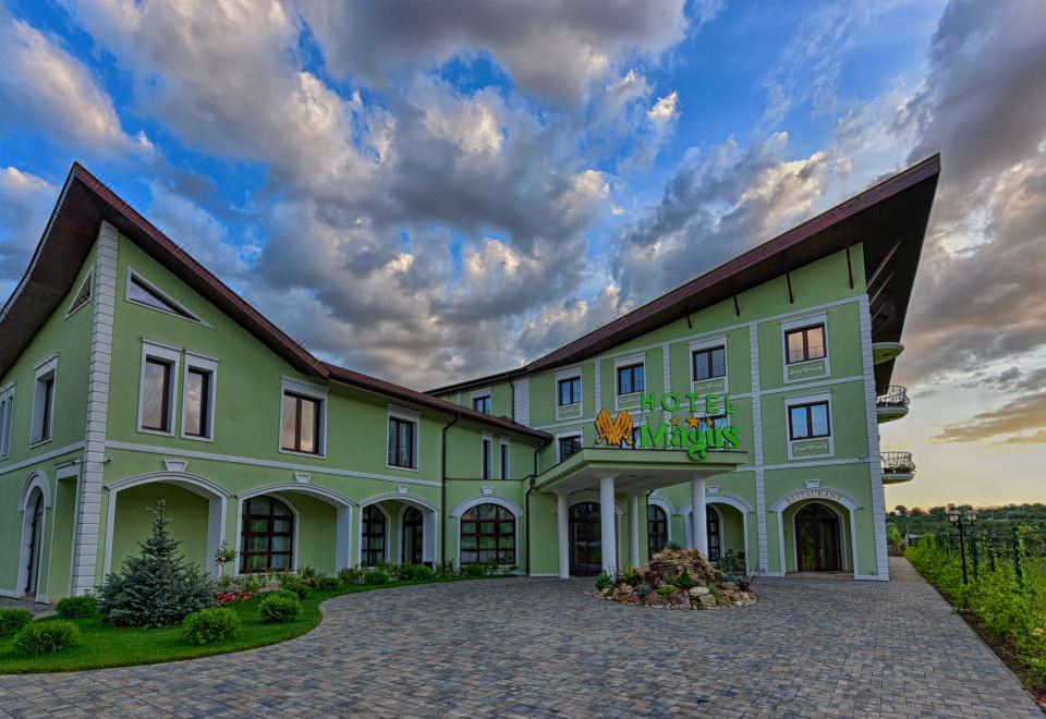Magus Hotel,Baia Mare 2024