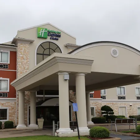 Holiday Inn Express & Suites Greenville by IHG