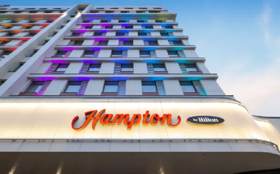 Hampton by Hilton Moscow Rogozhsky Val (Хэмптон Хилтон Рогожский Вал) Отели рядом с достопримечательностью «Государственный исторический музей»