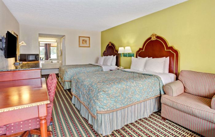 Travelodge by Wyndham Sellersburg / Louisville North