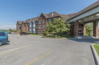 Quality Suites Hotels in Durham Regional Municipality