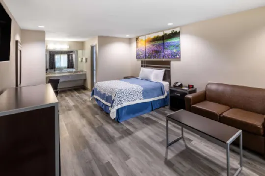 Days Inn by Wyndham Baytown Garth Road I10 East