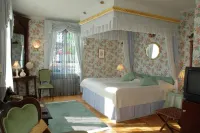 Hotell Torpa pensionat Hotels near Skylt ang Sörmlandsleden