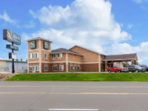 Quality Inn & Suites Hotels in Mccook
